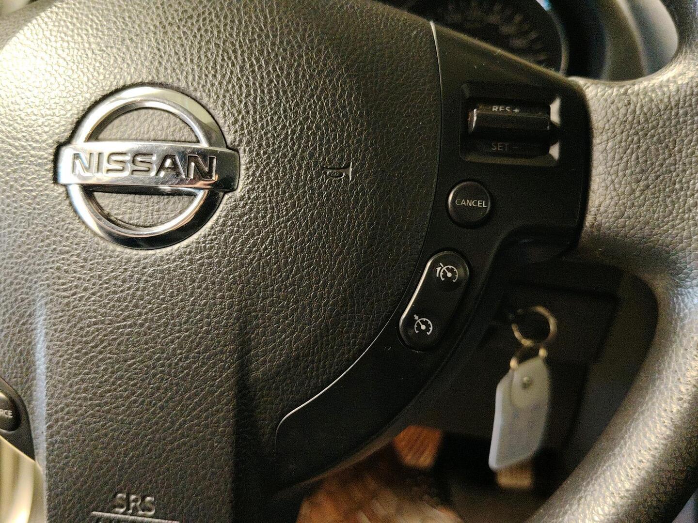 NISSAN Qashqai 2012