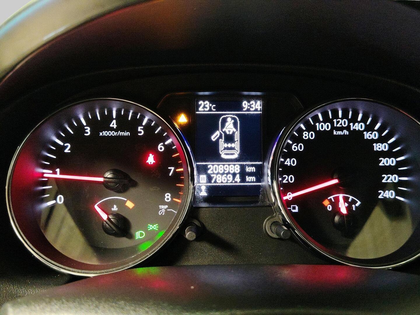 NISSAN Qashqai 2012