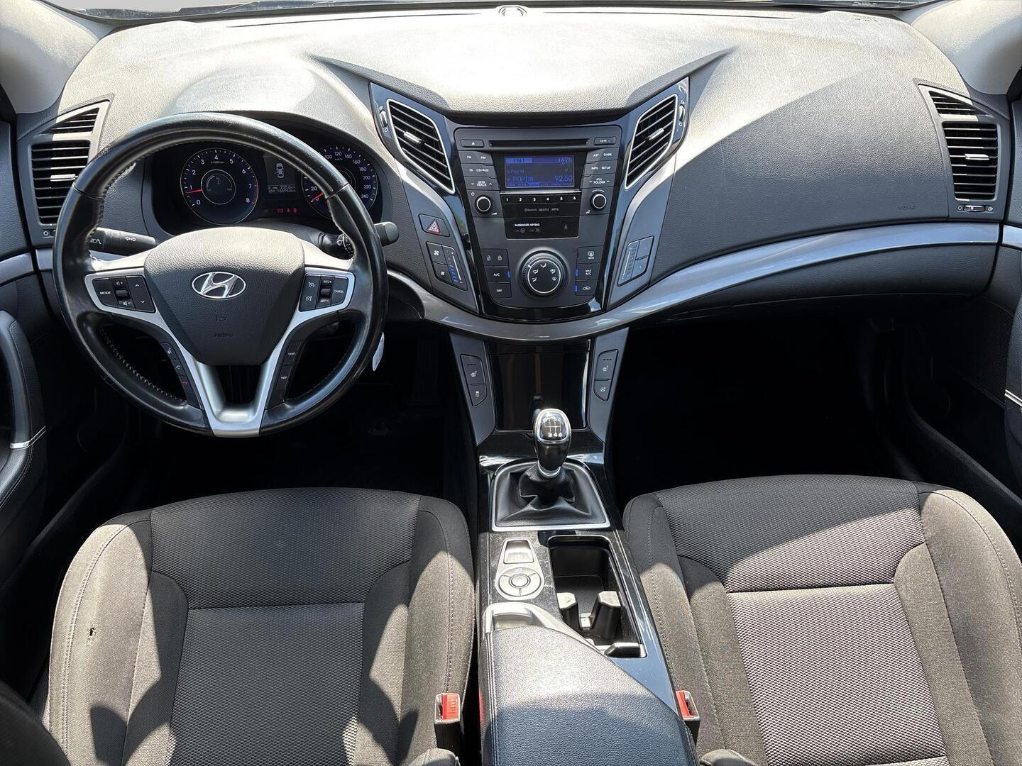 HYUNDAI i40 Wagon 2015