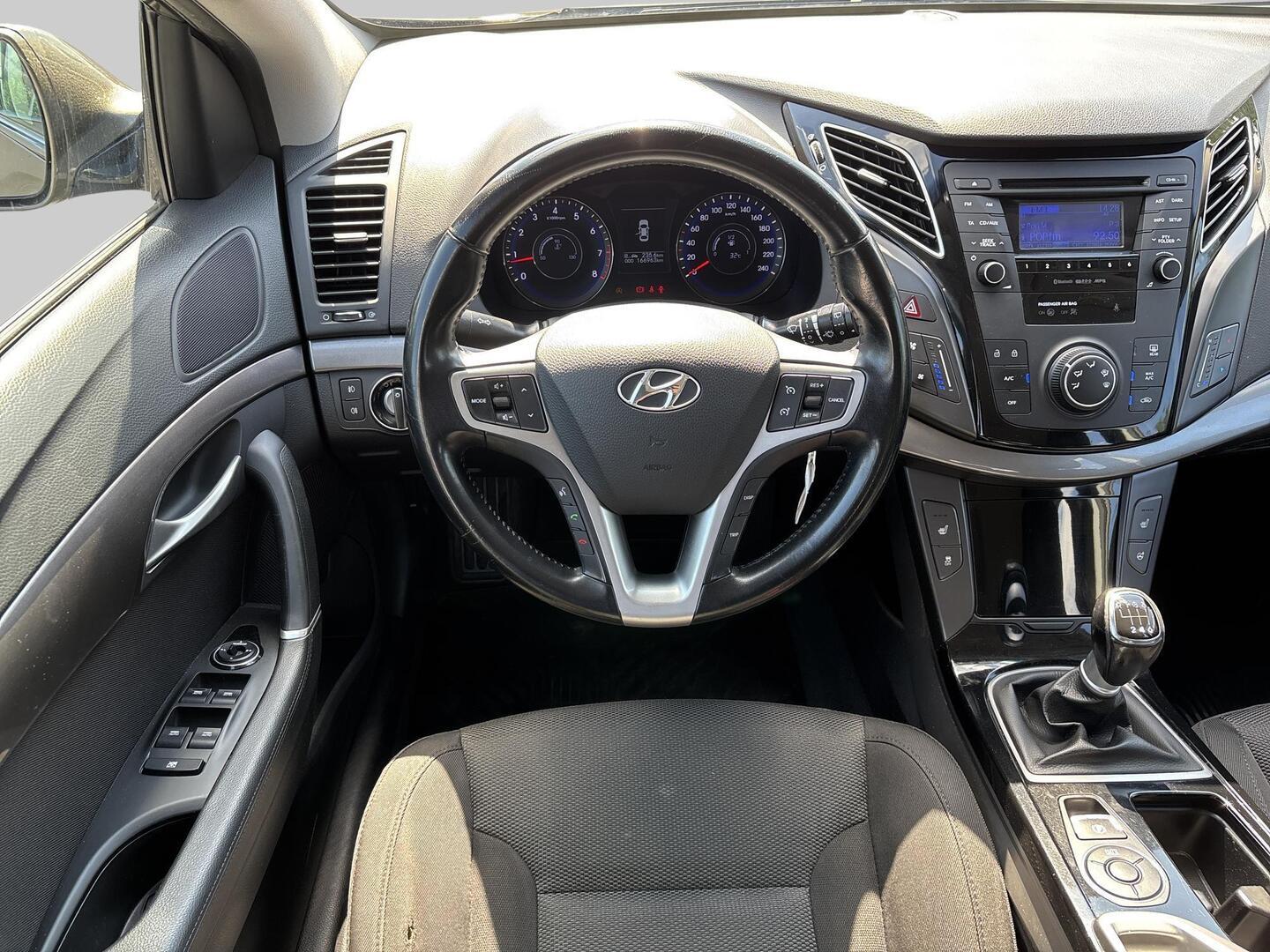 HYUNDAI i40 Wagon 2015