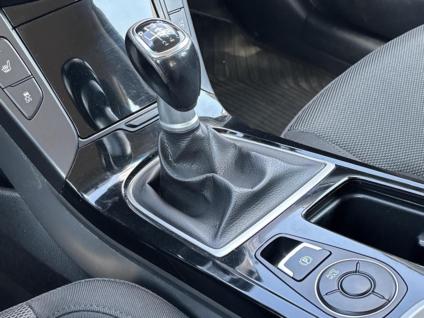 HYUNDAI i40 Wagon 2015