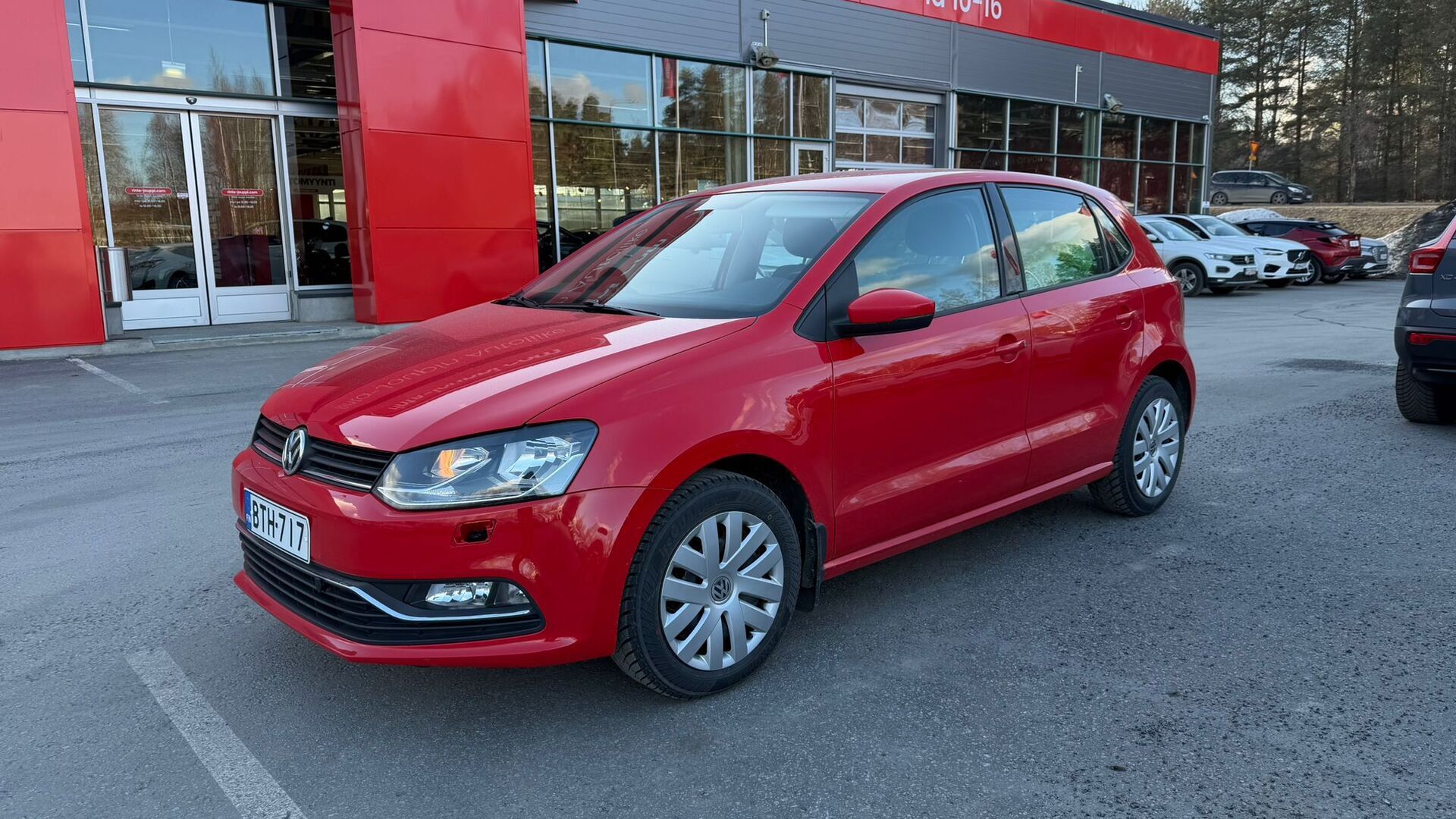 VOLKSWAGEN Polo 2015