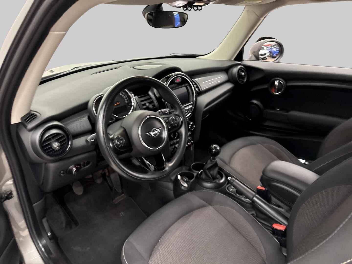 MINI Hatchback 2019