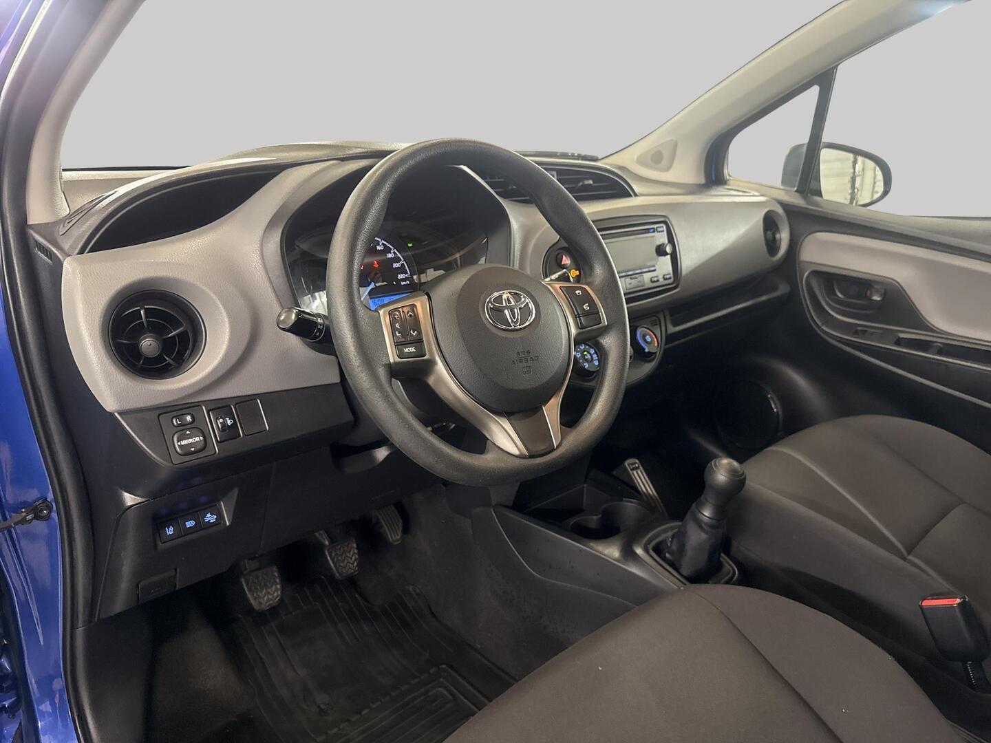 TOYOTA Yaris 2019