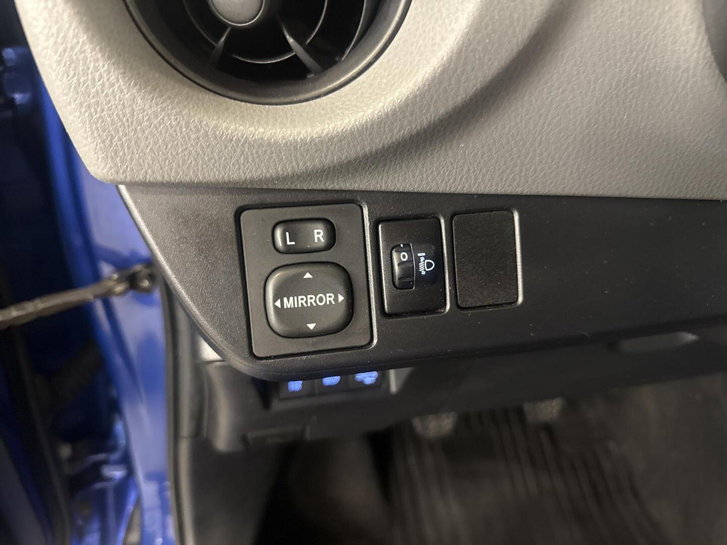 TOYOTA Yaris 2019