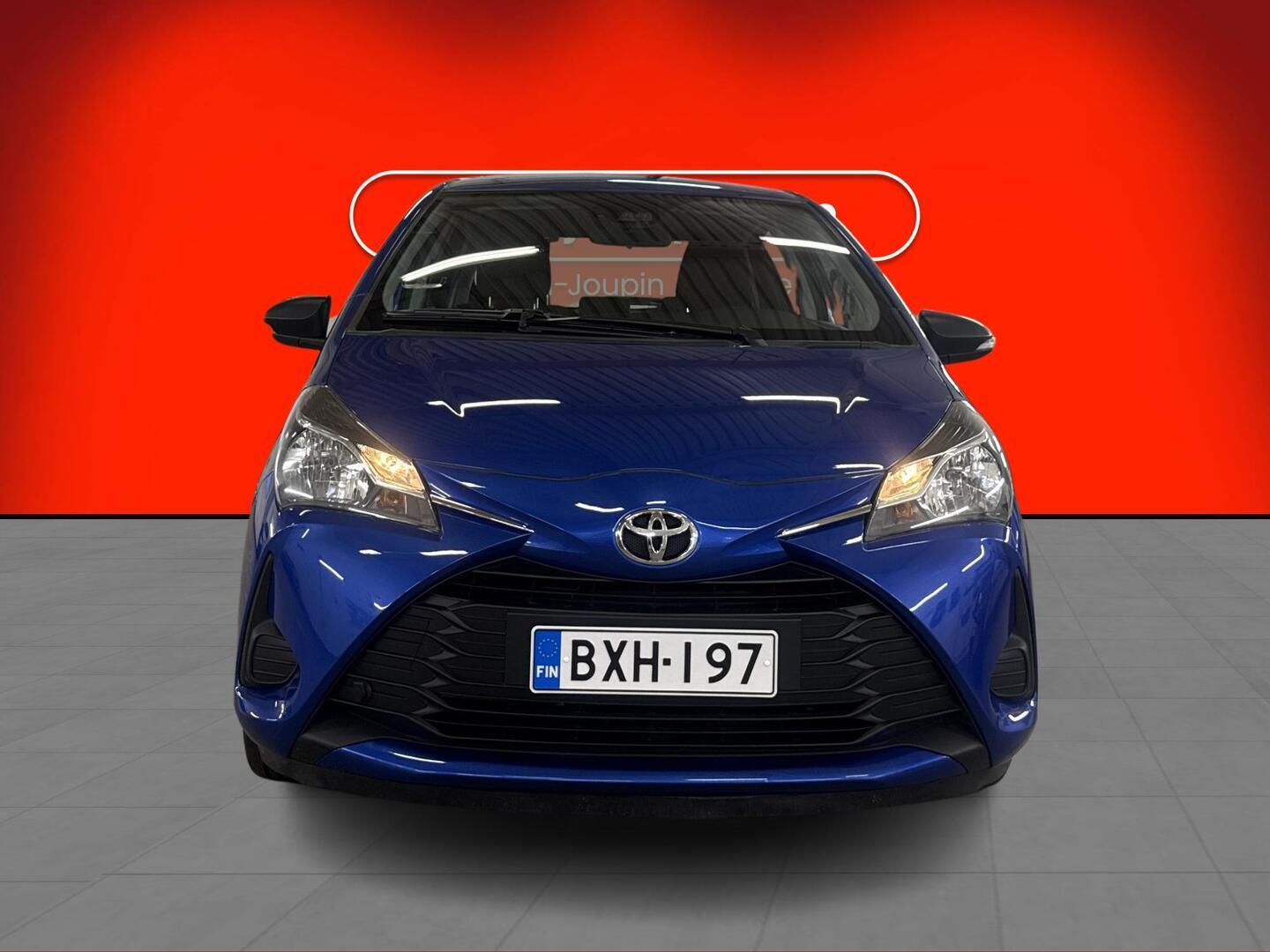 TOYOTA Yaris 2019