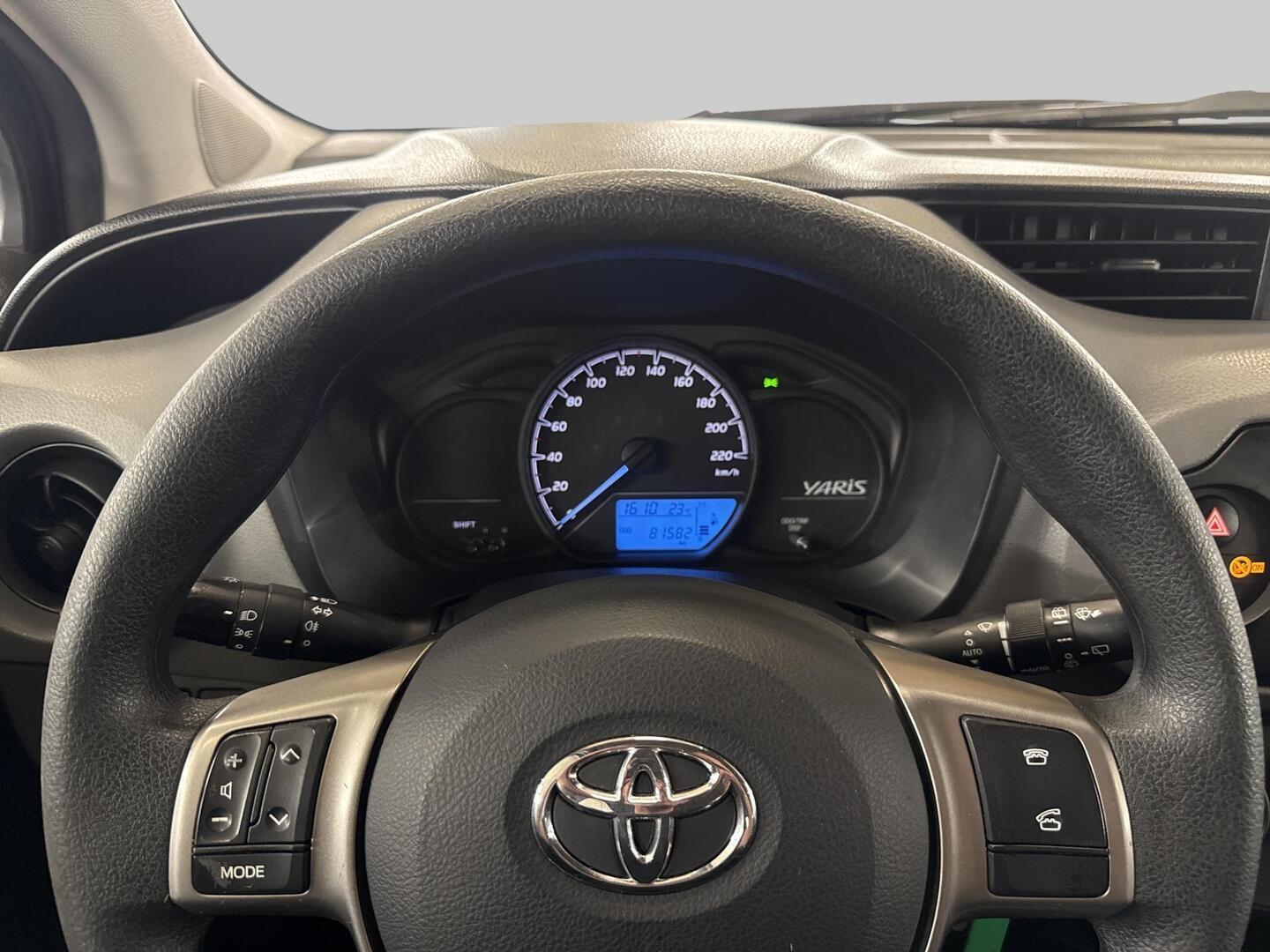 TOYOTA Yaris 2019