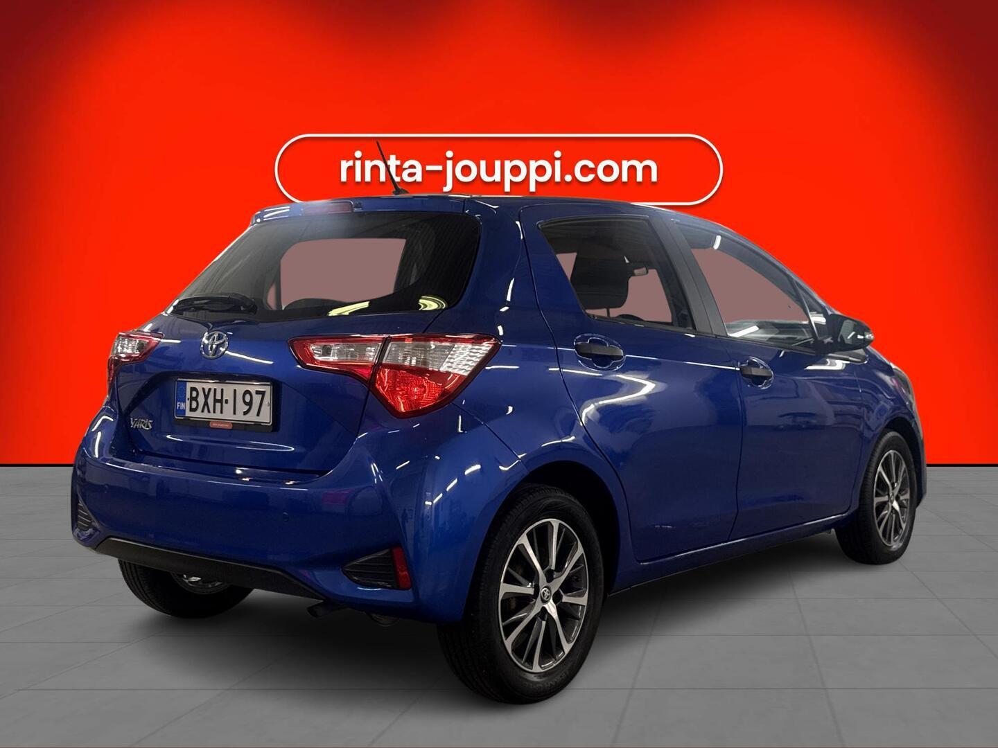 TOYOTA Yaris 2019