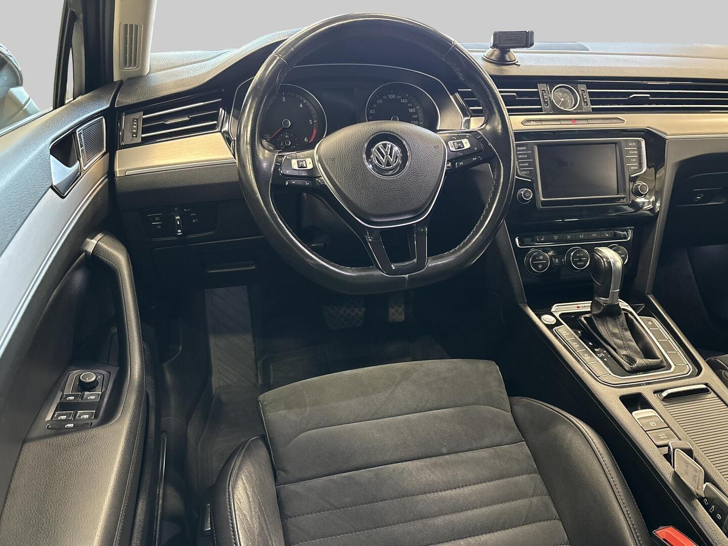 VOLKSWAGEN Passat 2016
