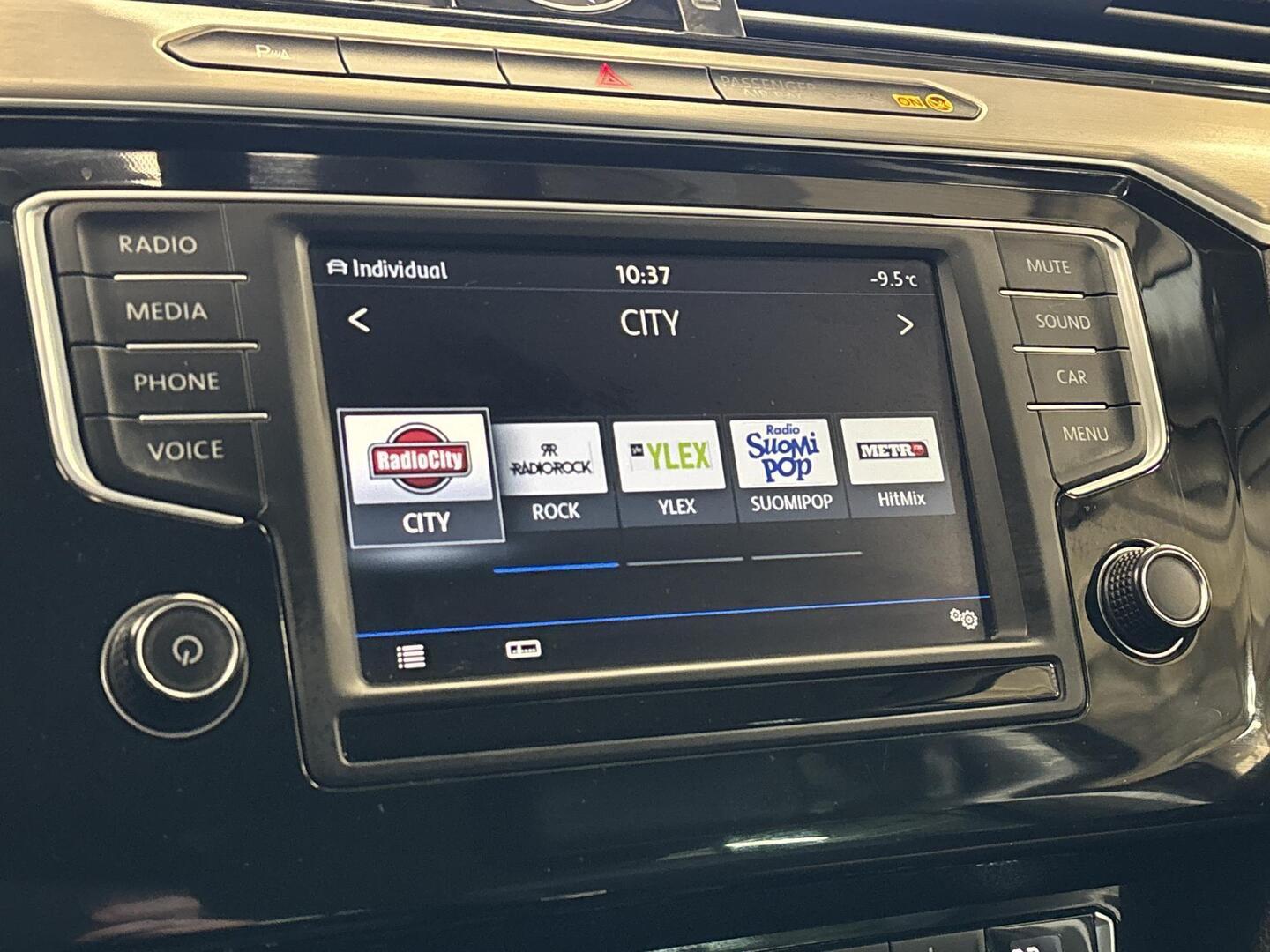 VOLKSWAGEN Passat 2016