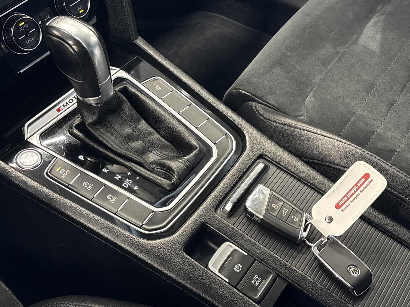 VOLKSWAGEN Passat 2016