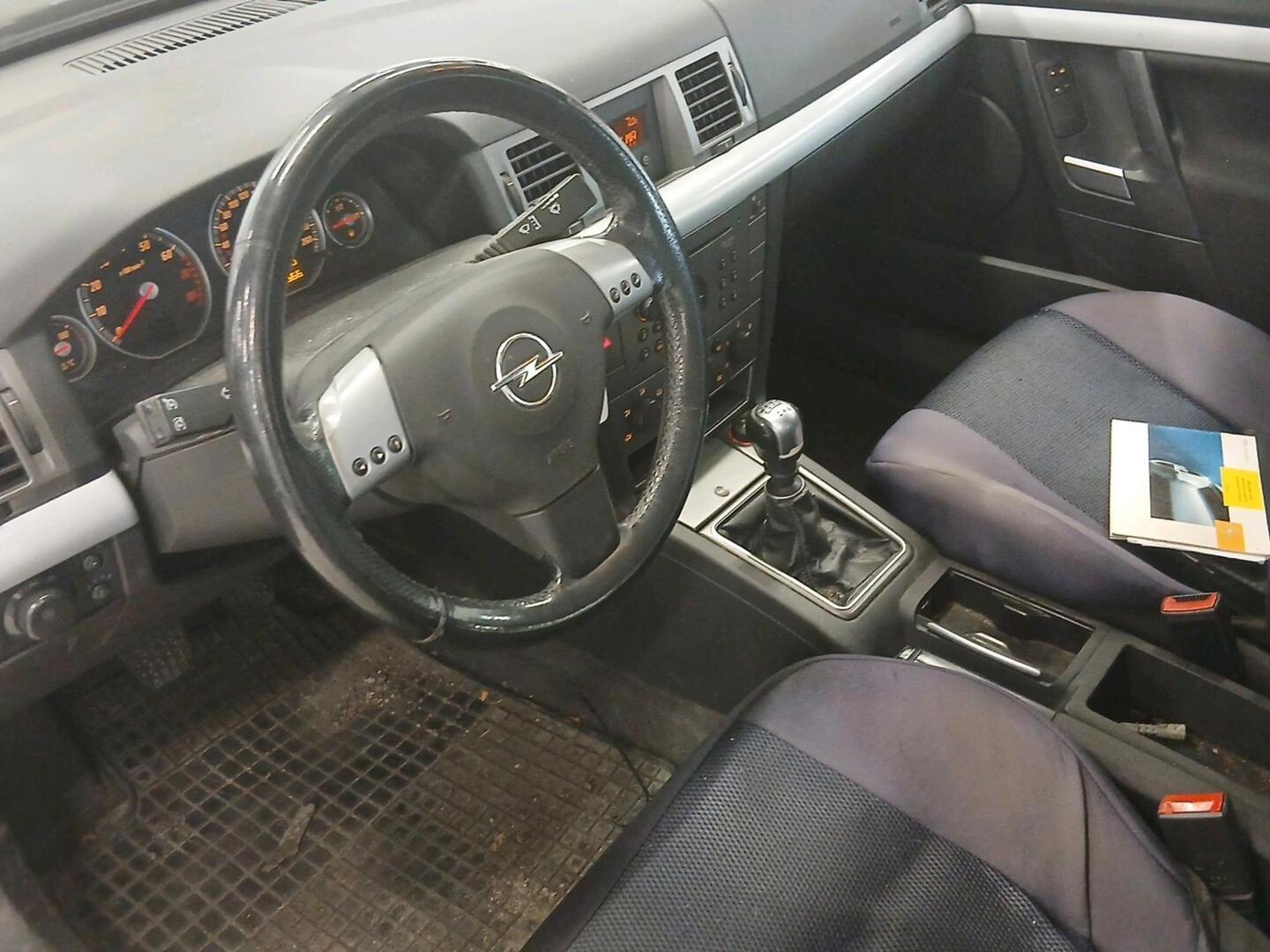 OPEL Vectra 2004