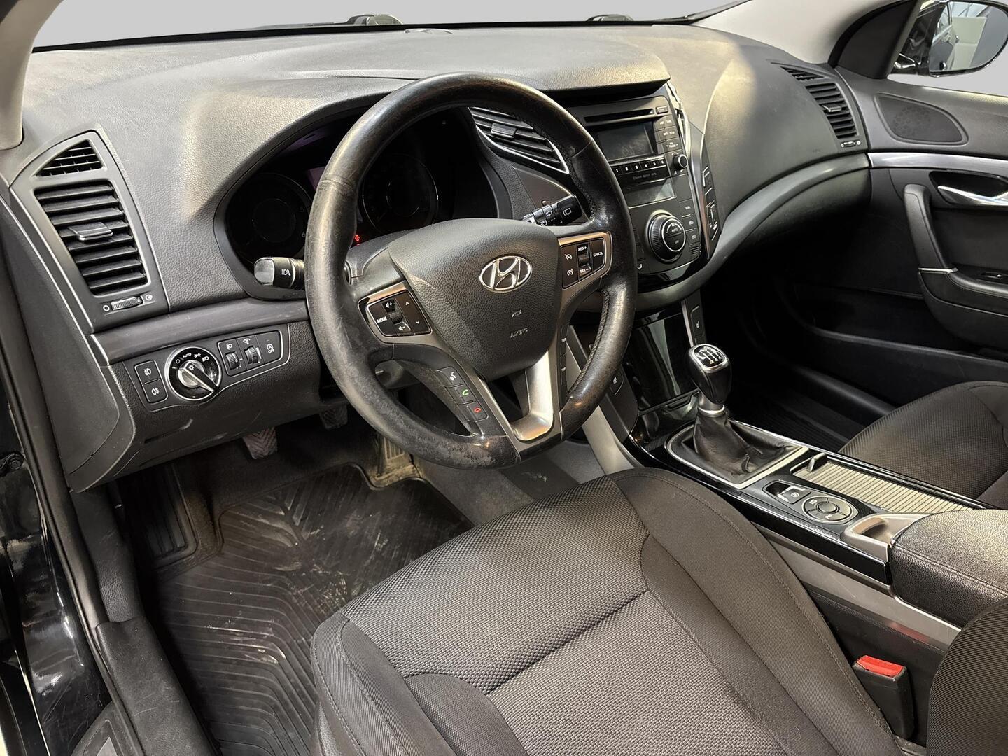 HYUNDAI i40 2013