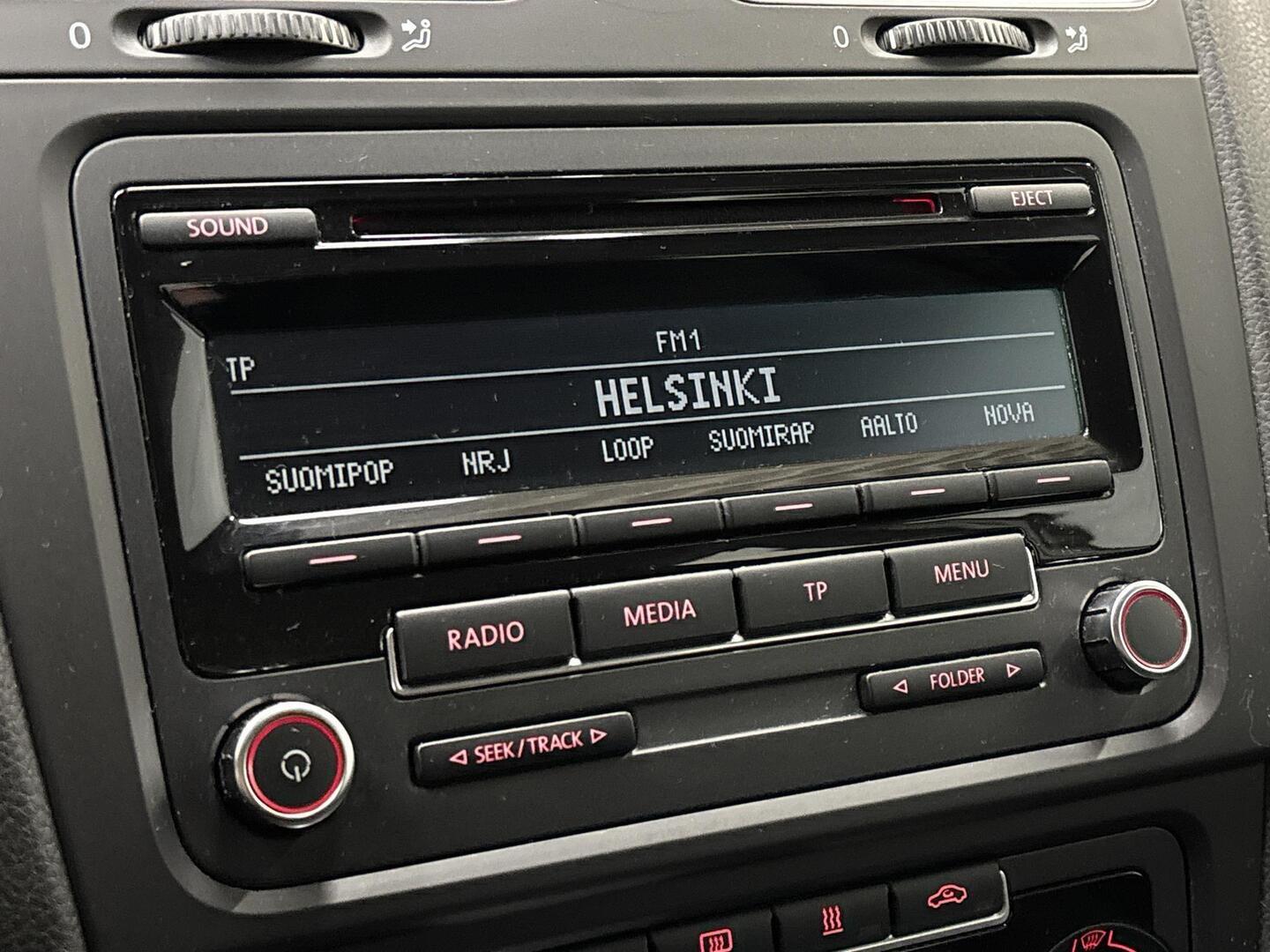 VOLKSWAGEN Golf 2012