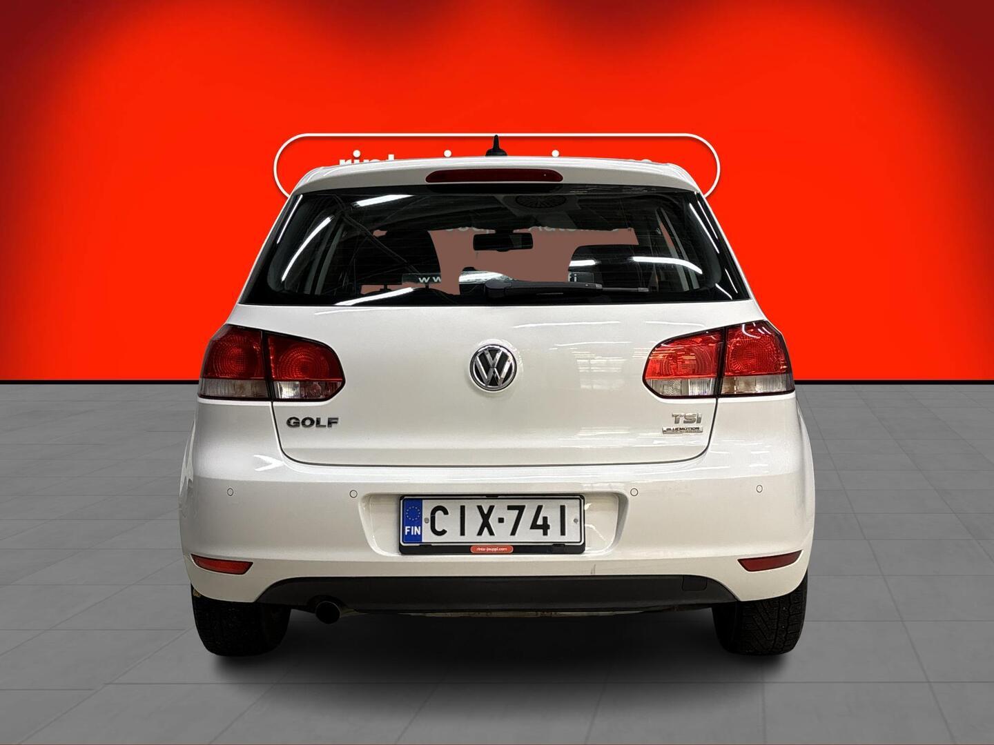 VOLKSWAGEN Golf 2012