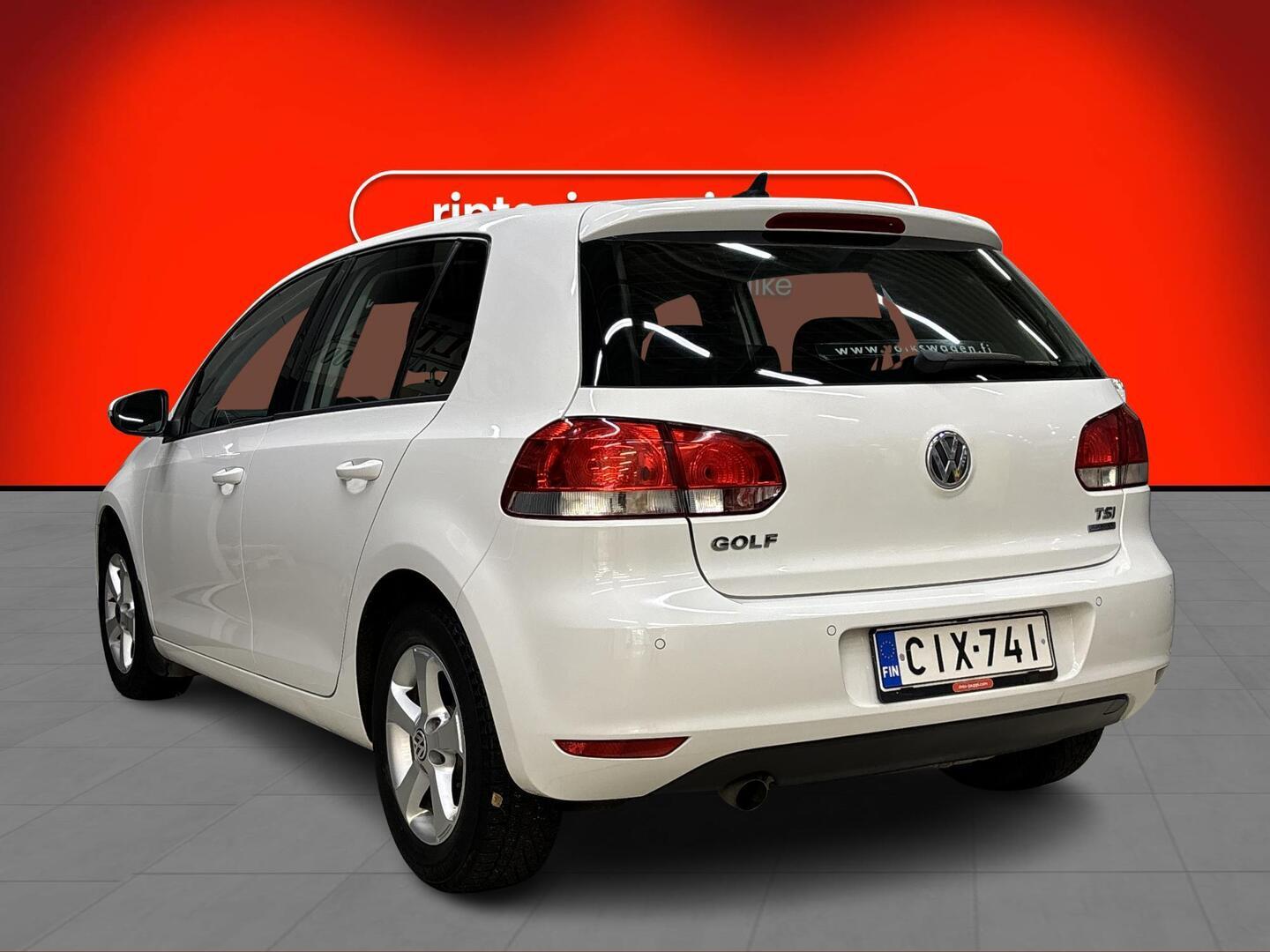 VOLKSWAGEN Golf 2012