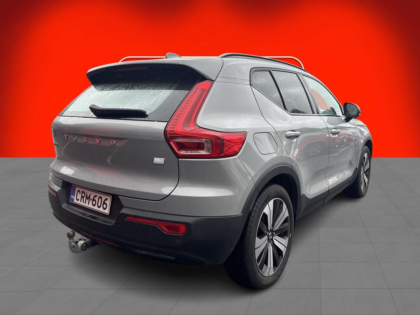 VOLVO XC40 2024