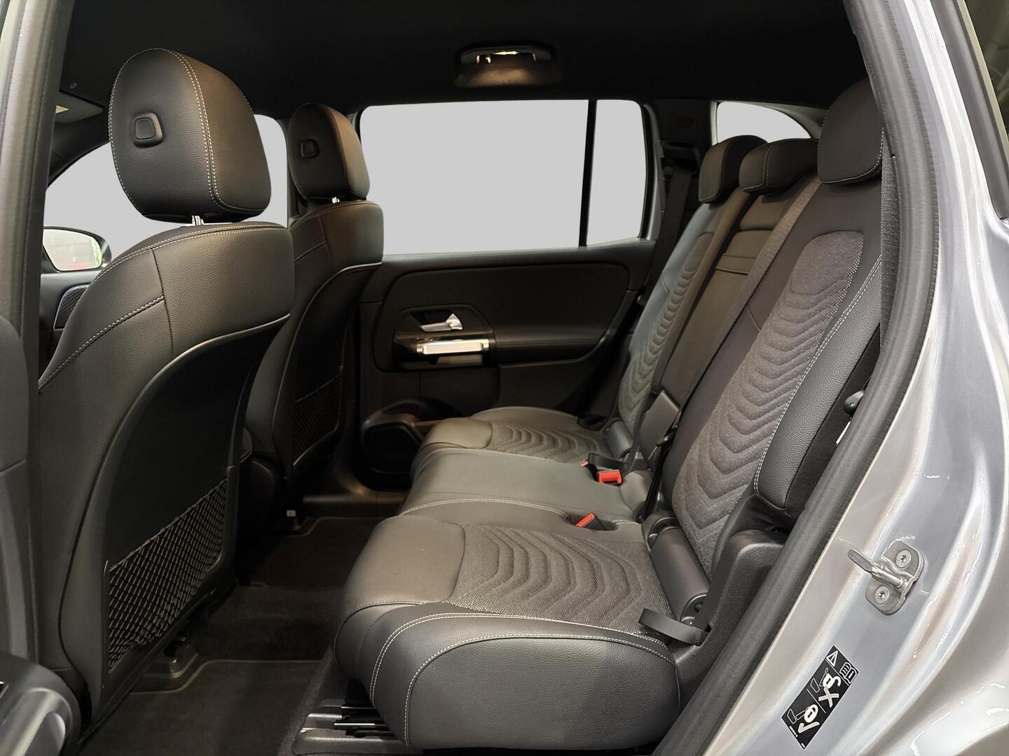 MERCEDES-BENZ EQB 2024