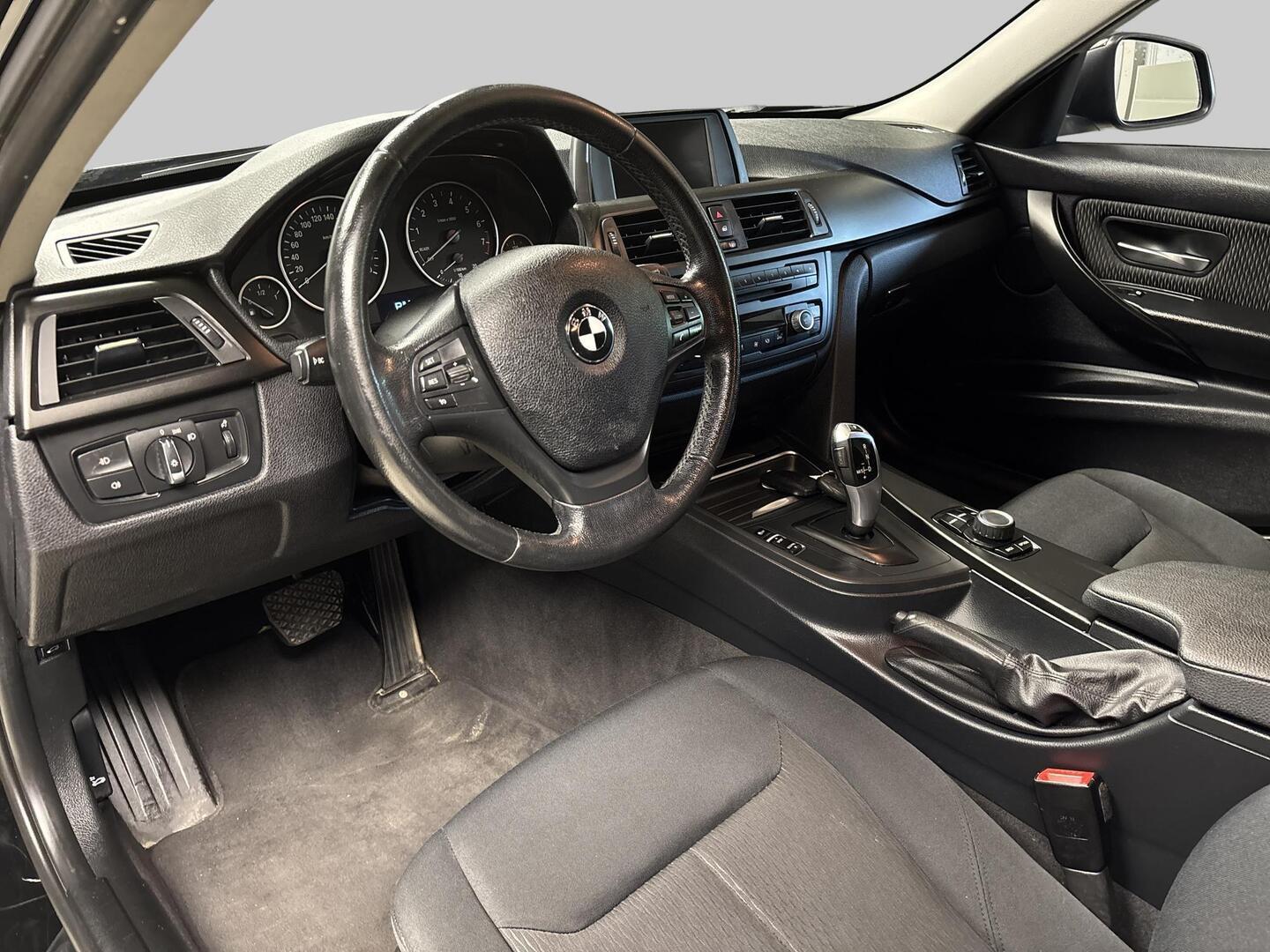 BMW 320 2013