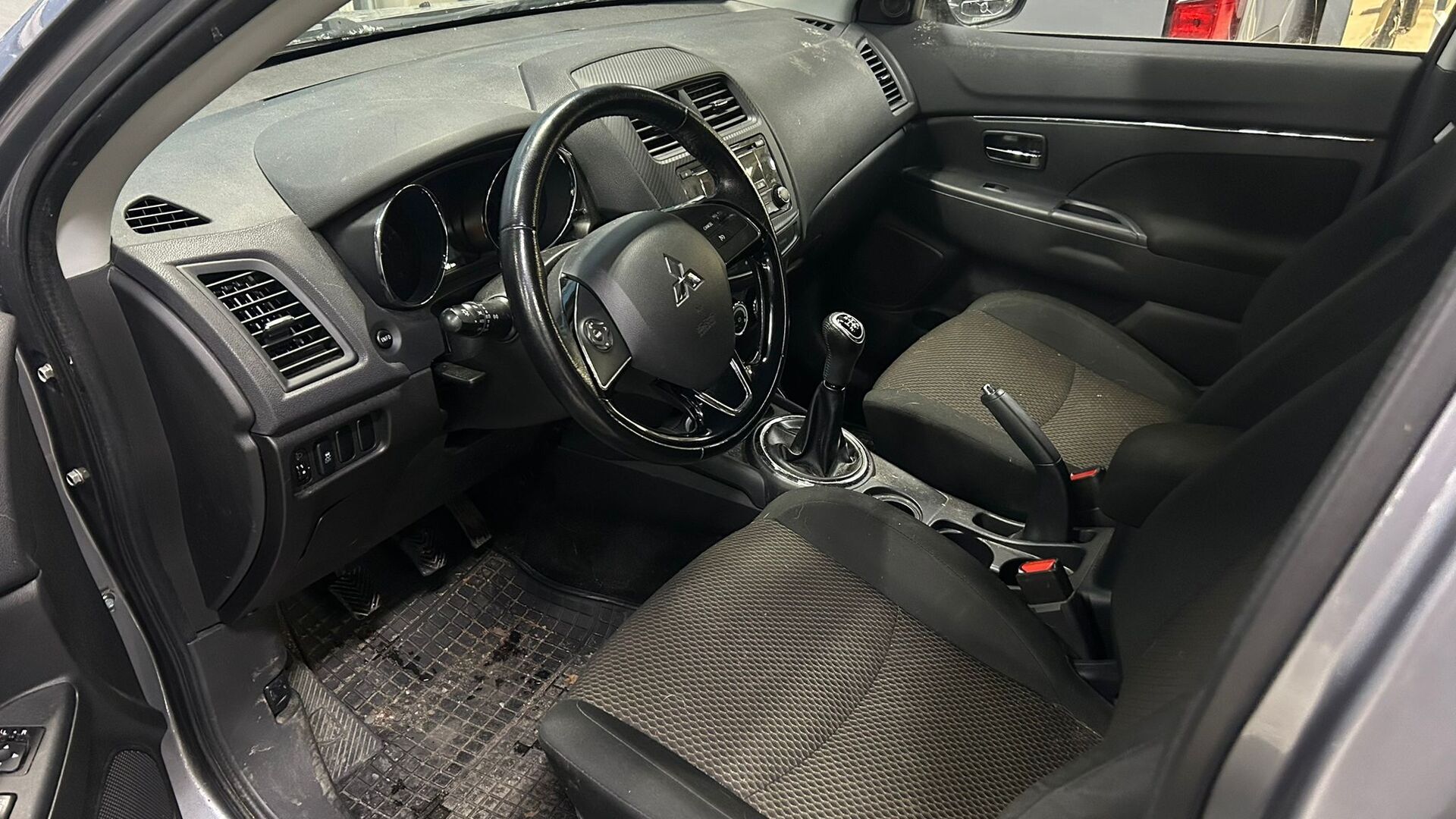 MITSUBISHI ASX 2016