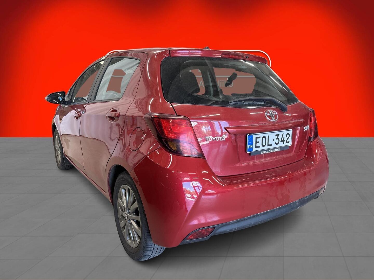 TOYOTA Yaris 2016