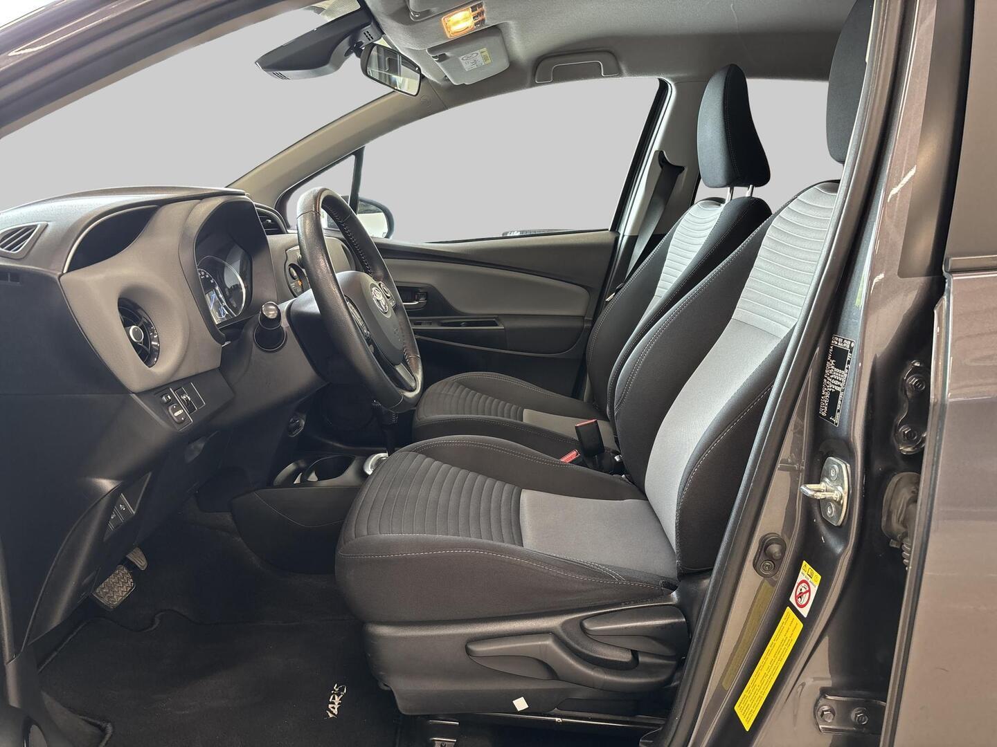 TOYOTA Yaris 2018