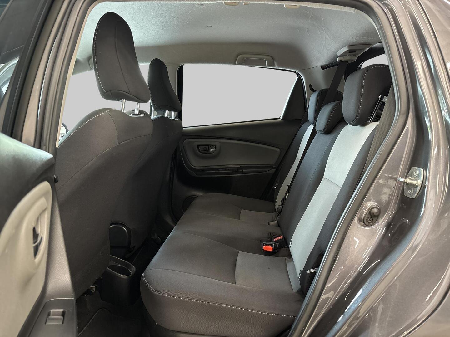 TOYOTA Yaris 2018