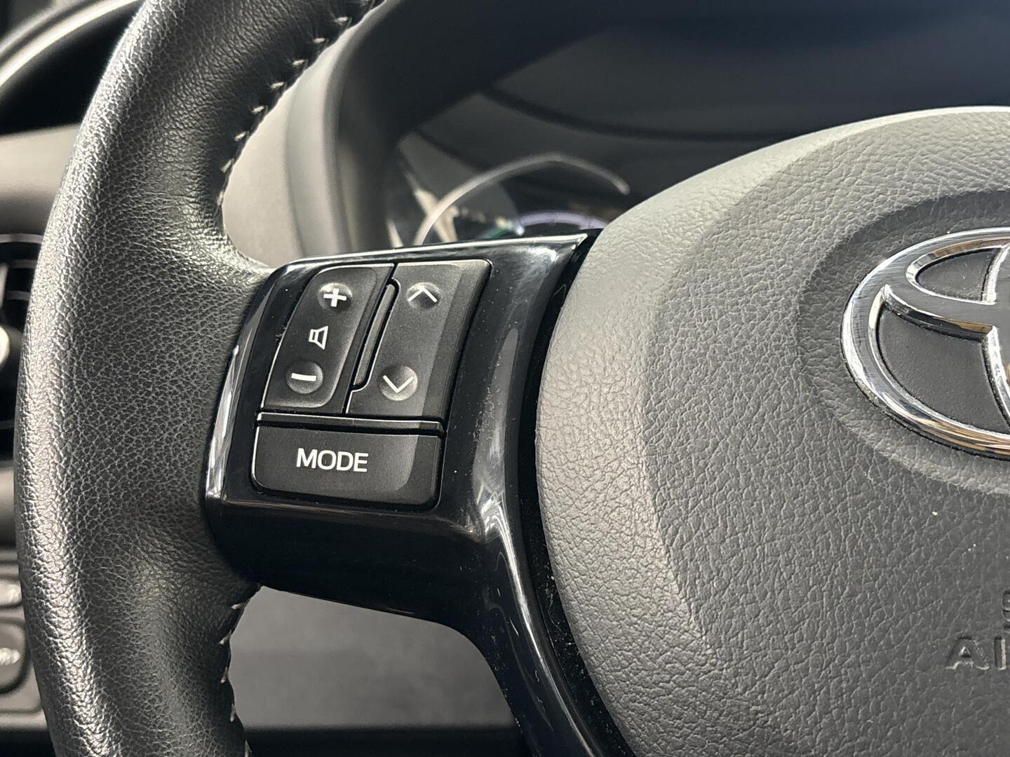 TOYOTA Yaris 2018