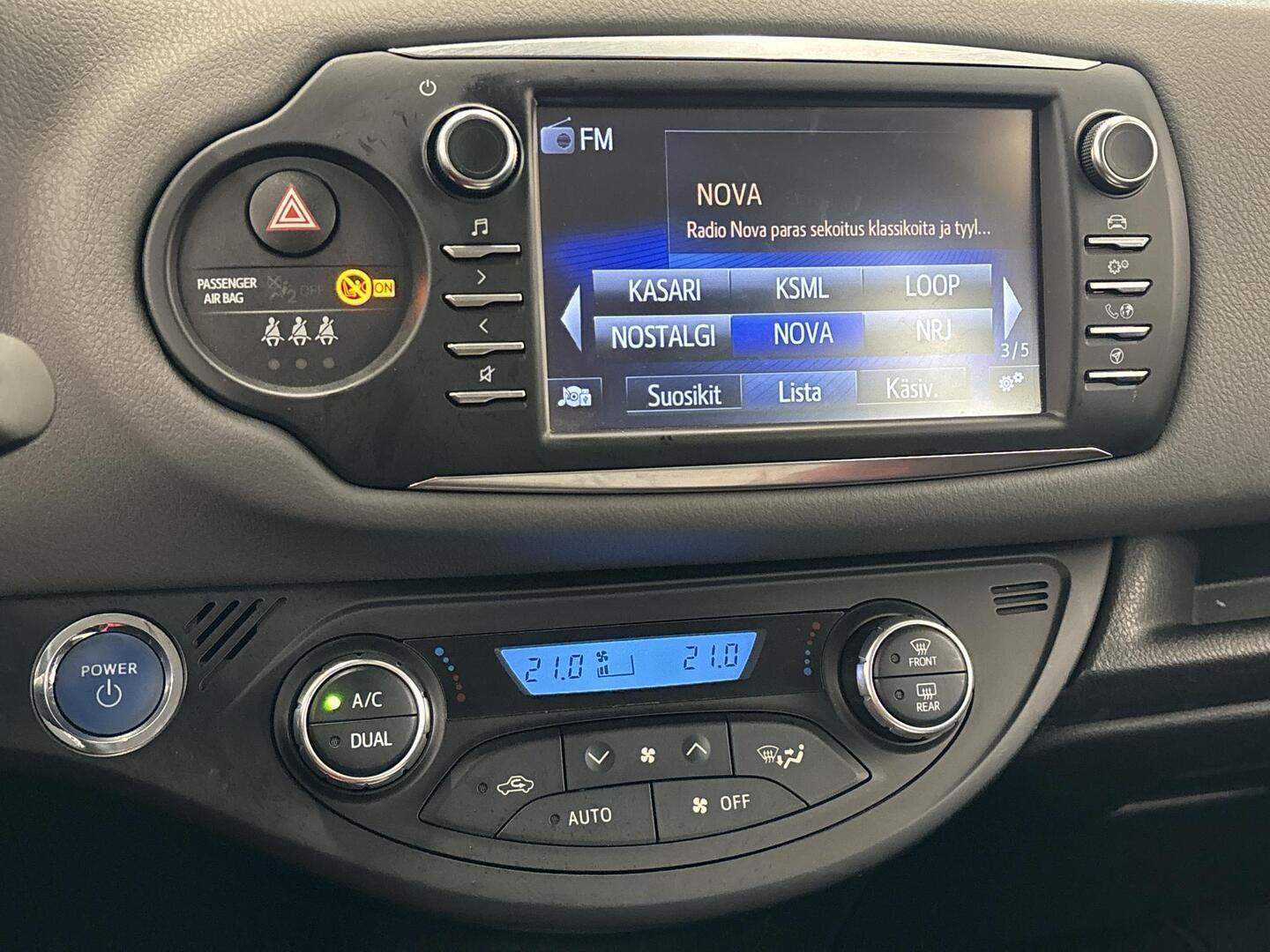 TOYOTA Yaris 2018