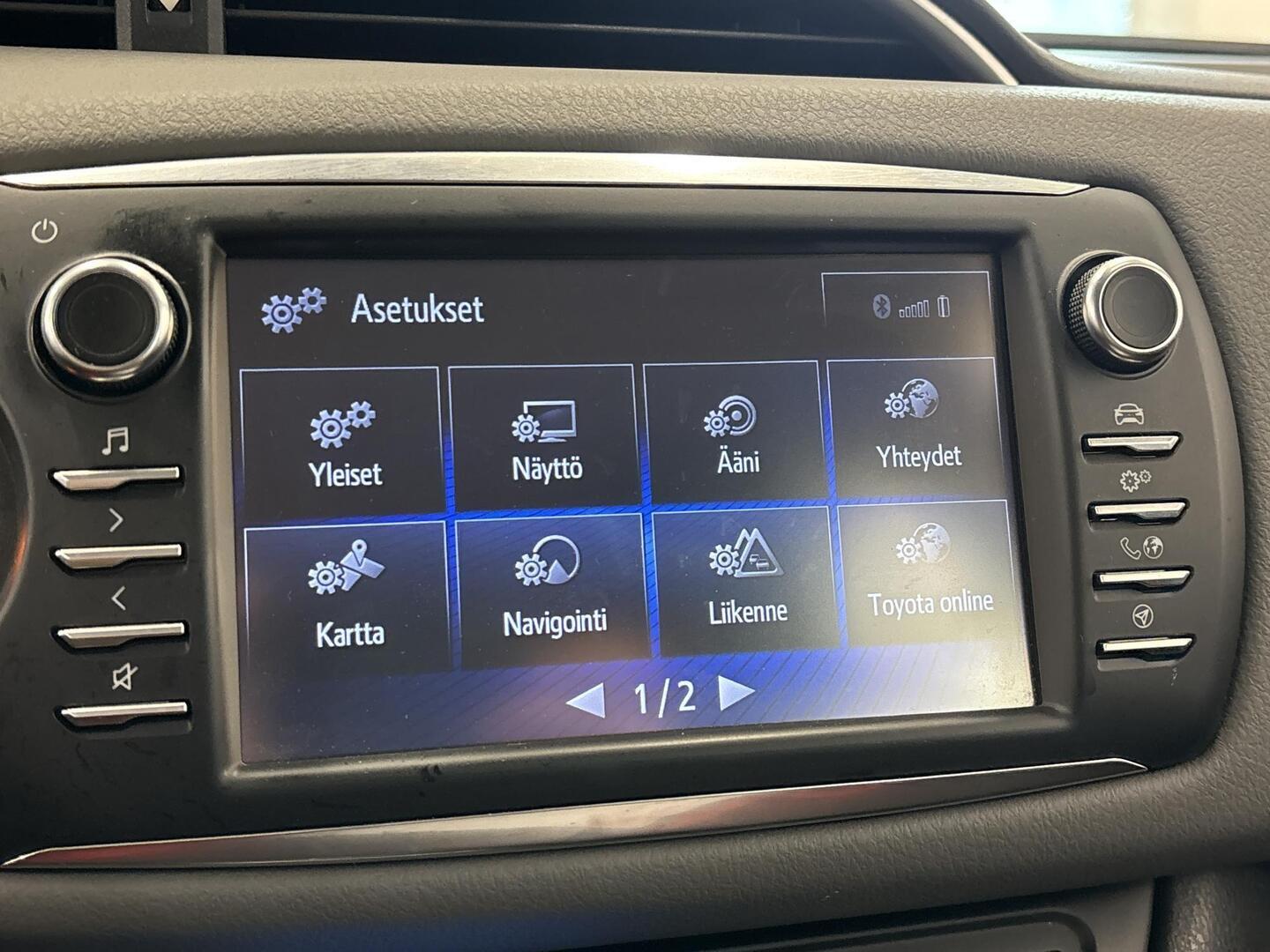 TOYOTA Yaris 2018