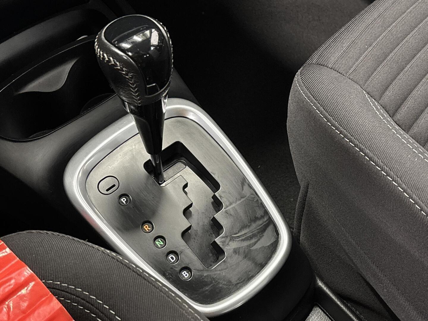 TOYOTA Yaris 2018
