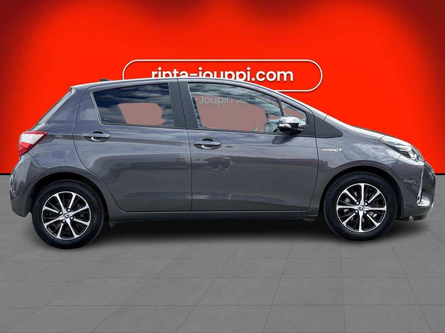 TOYOTA Yaris 2018