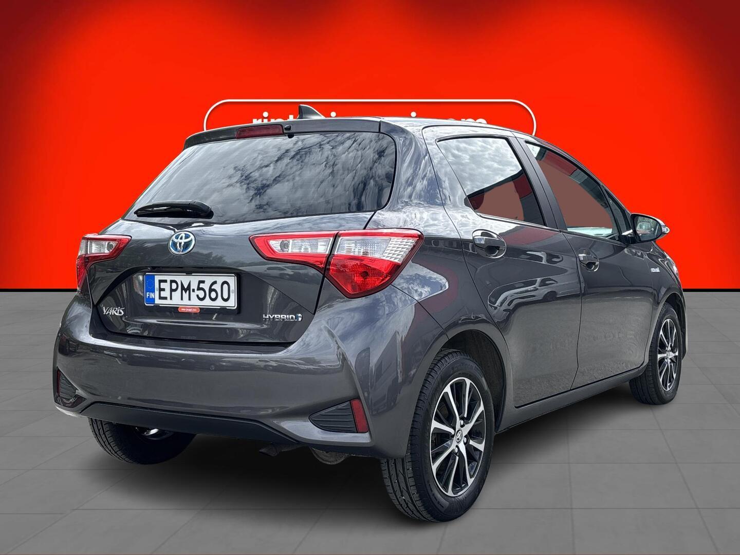 TOYOTA Yaris 2018