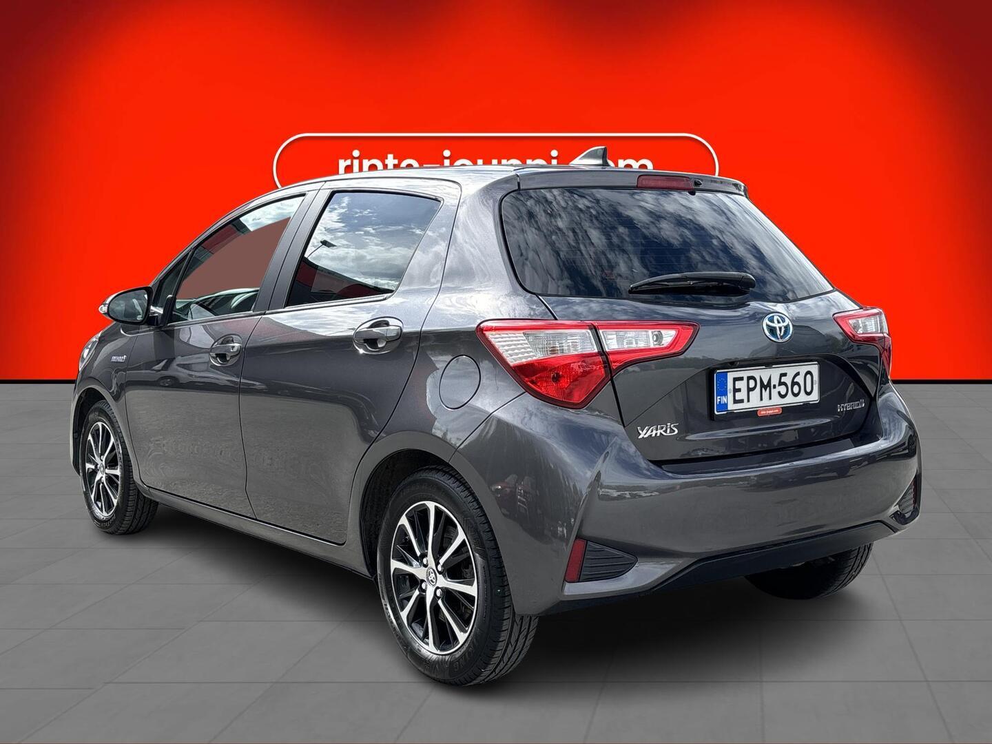 TOYOTA Yaris 2018
