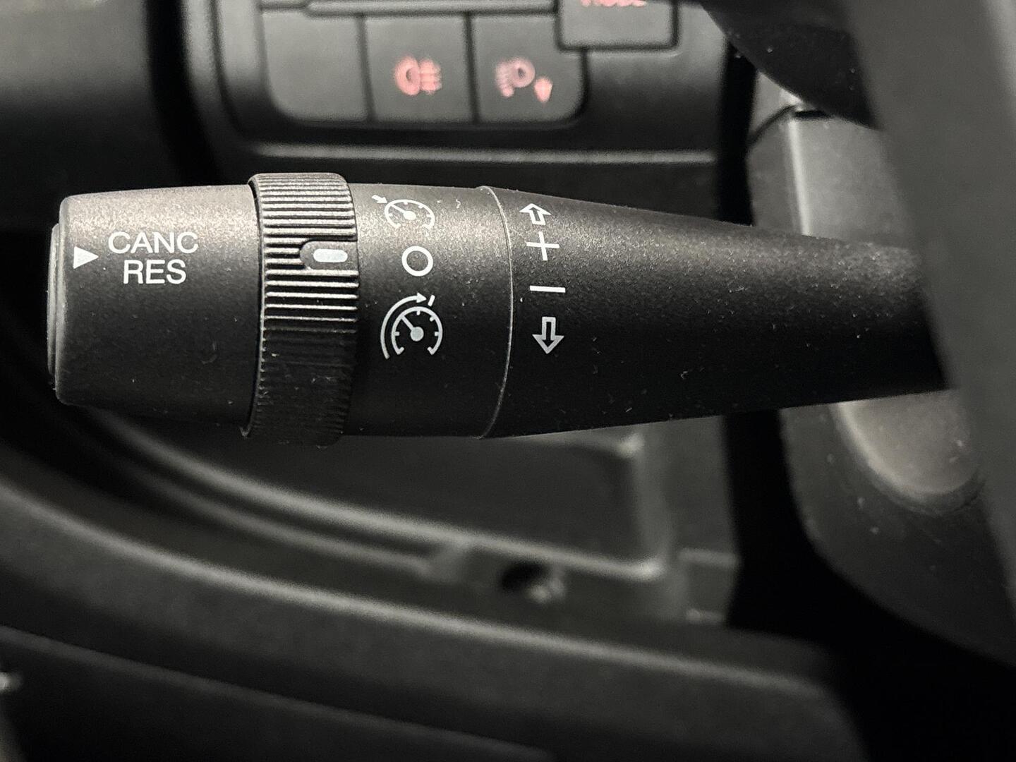 ROADCAR VAN R 600 2019