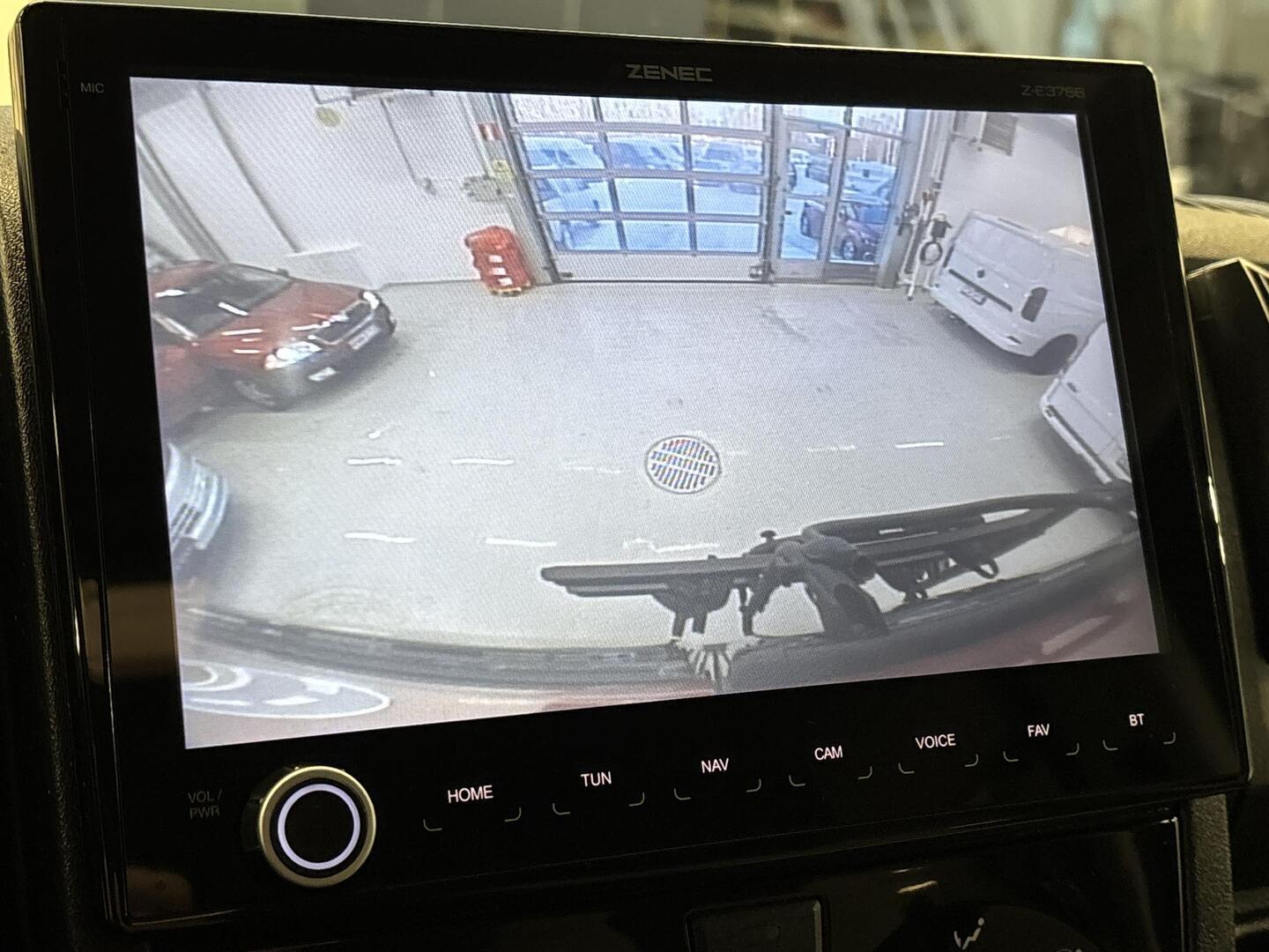 ROADCAR VAN R 600 2019