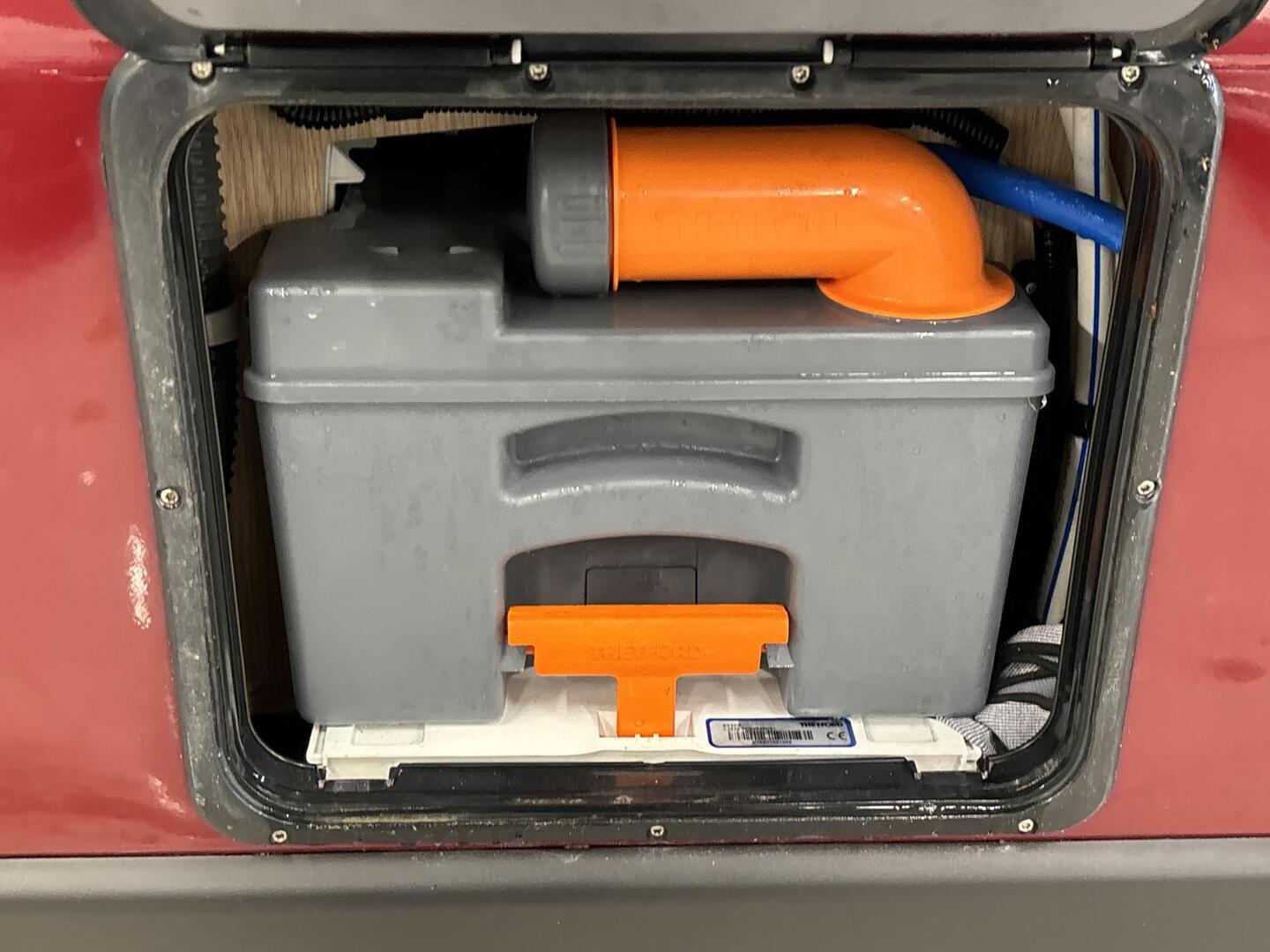 ROADCAR VAN R 600 2019