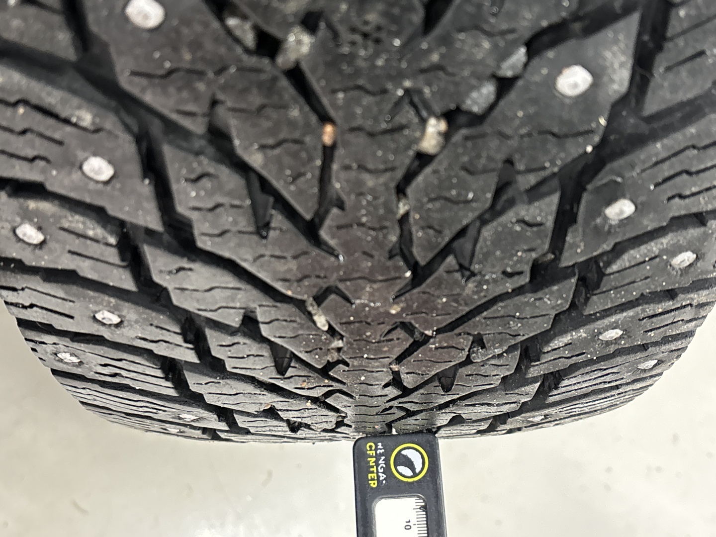 ROADCAR VAN R 600 2019