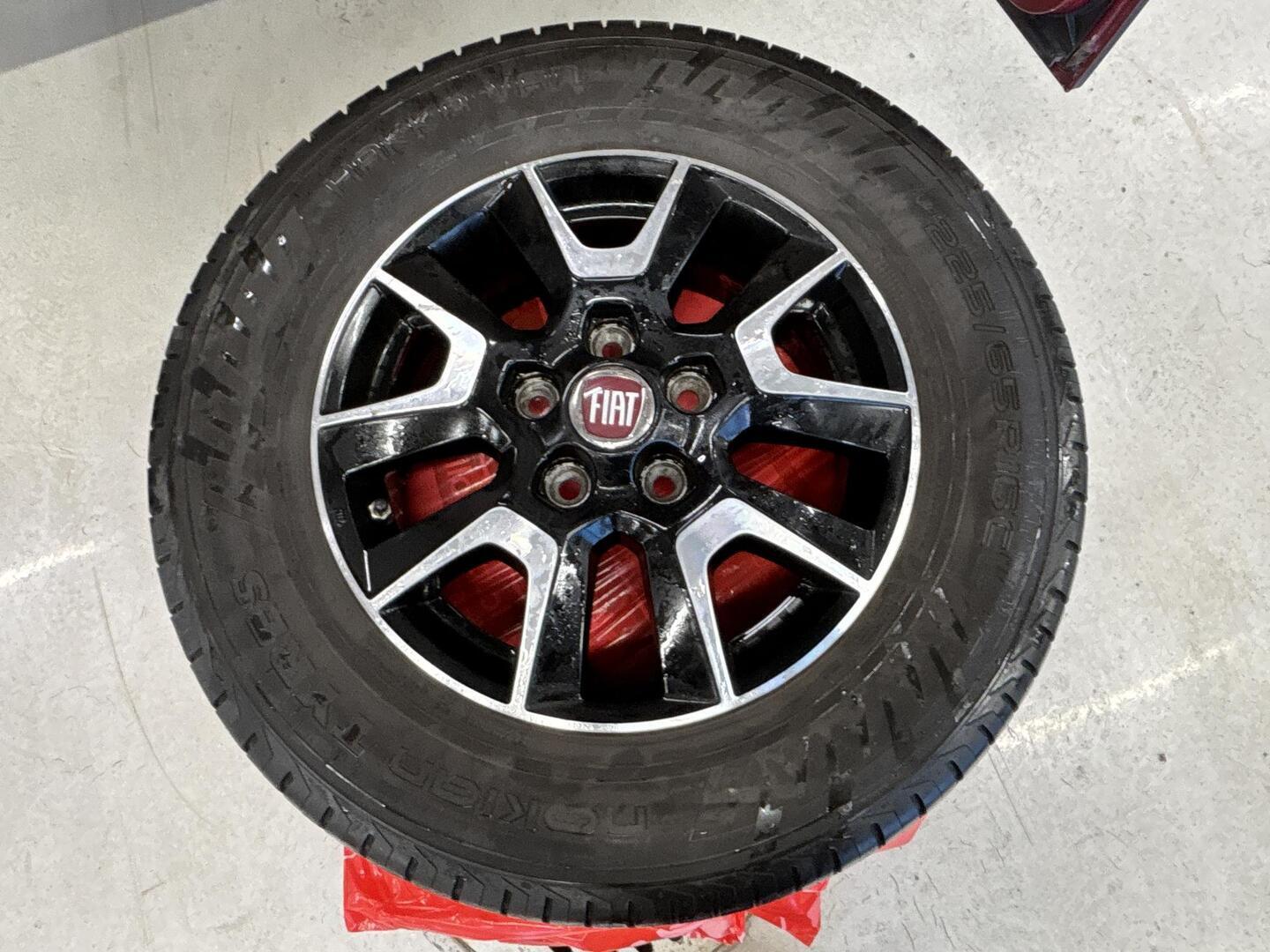 ROADCAR VAN R 600 2019