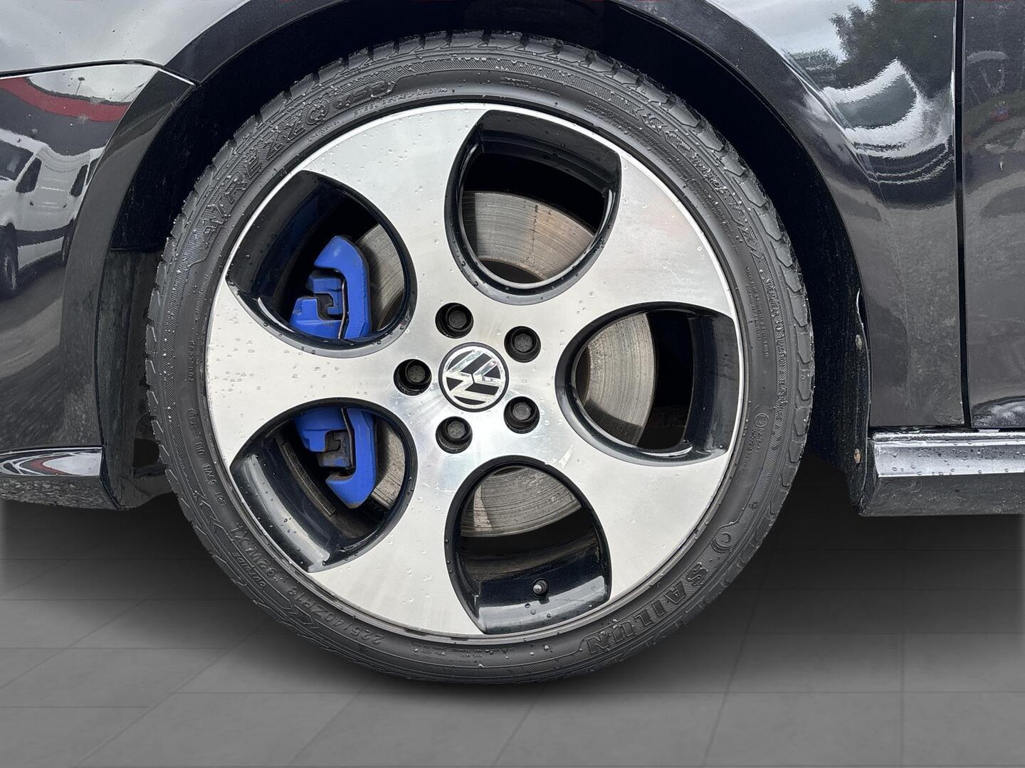 VOLKSWAGEN Golf 2007