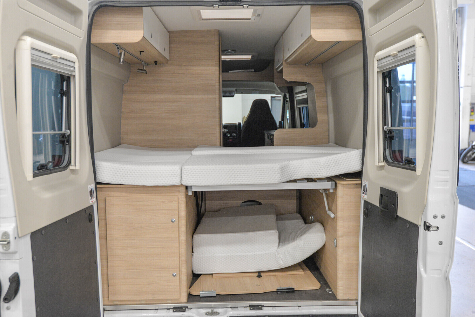 ROADCAR VAN R 600 2020