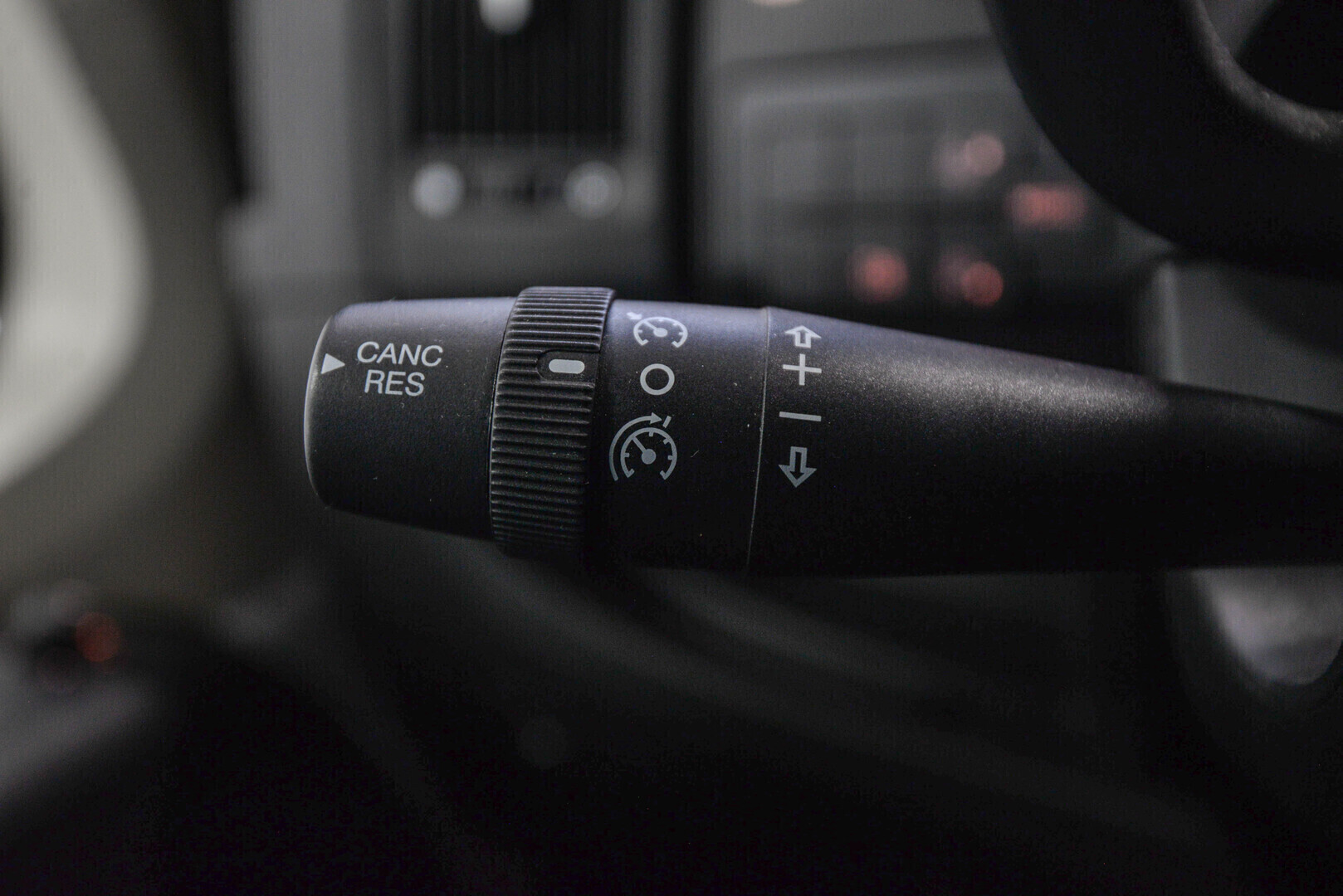 ROADCAR VAN R 600 2020