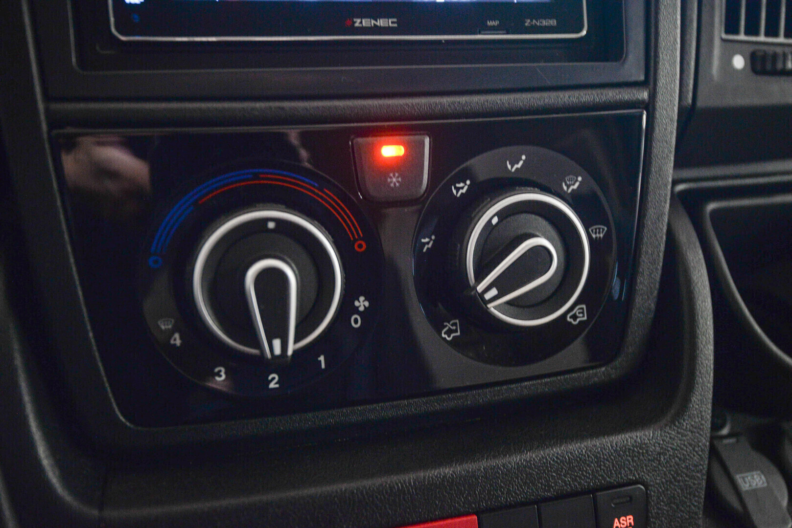 ROADCAR VAN R 600 2020