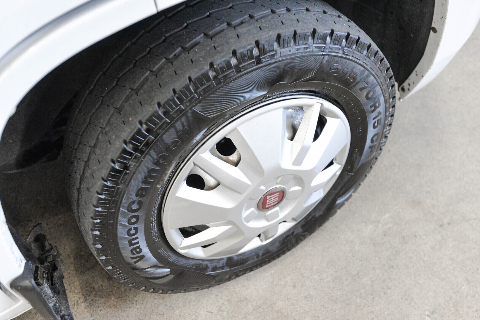 ROADCAR VAN R 600 2020