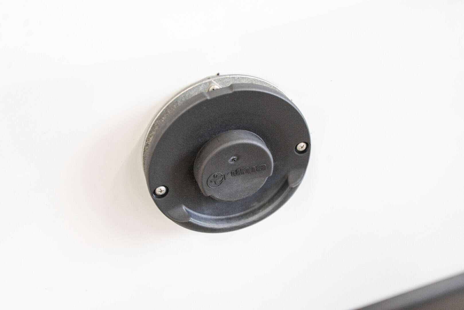 ROADCAR VAN R 600 2020