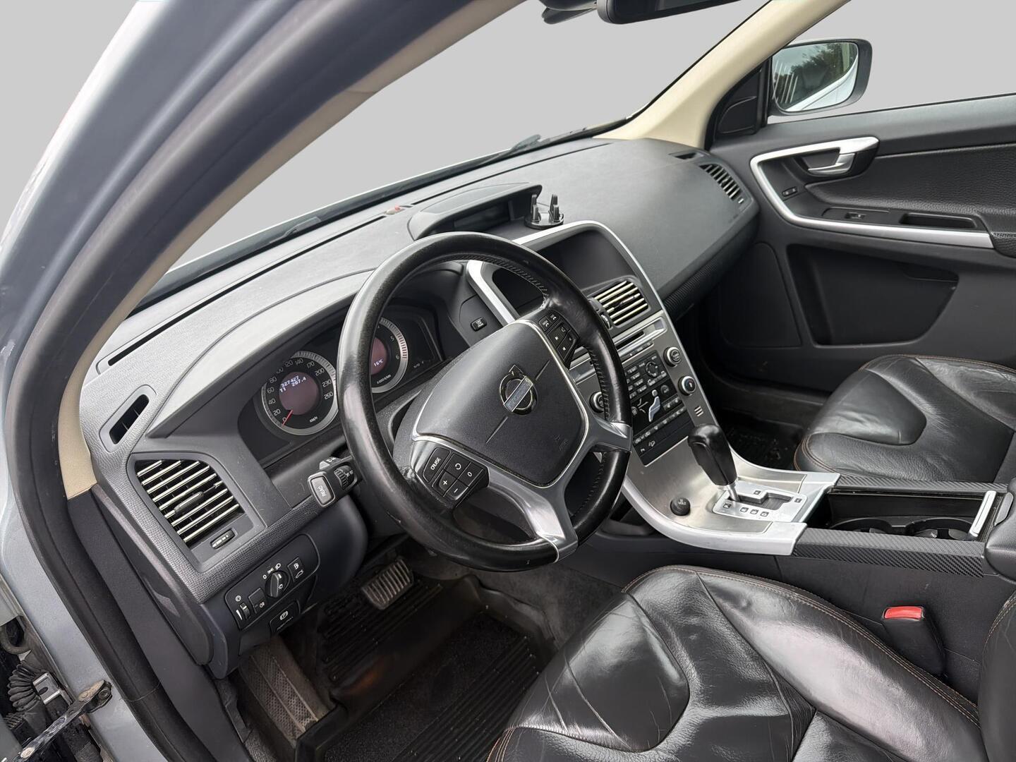 VOLVO XC60 2010