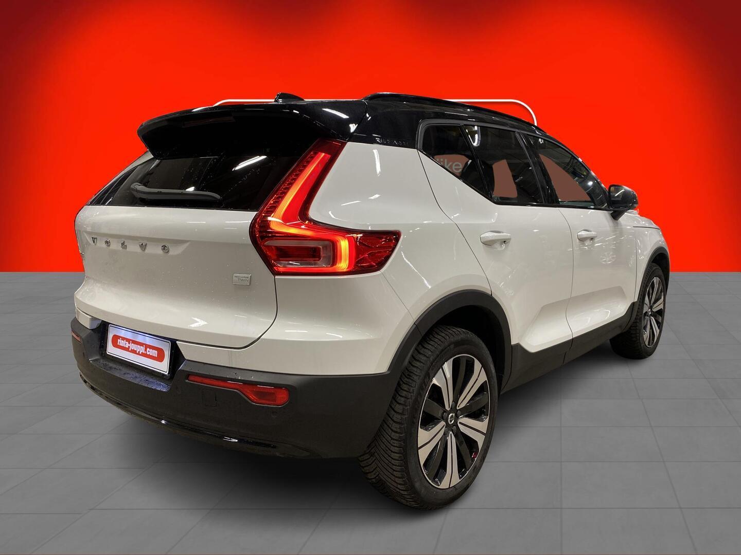 VOLVO XC40 2023