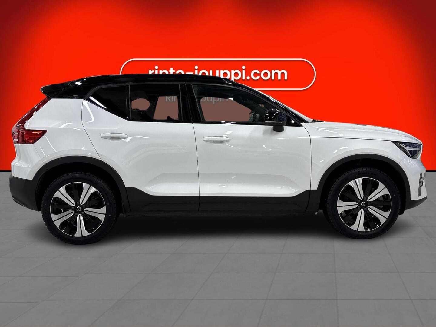 VOLVO XC40 2023