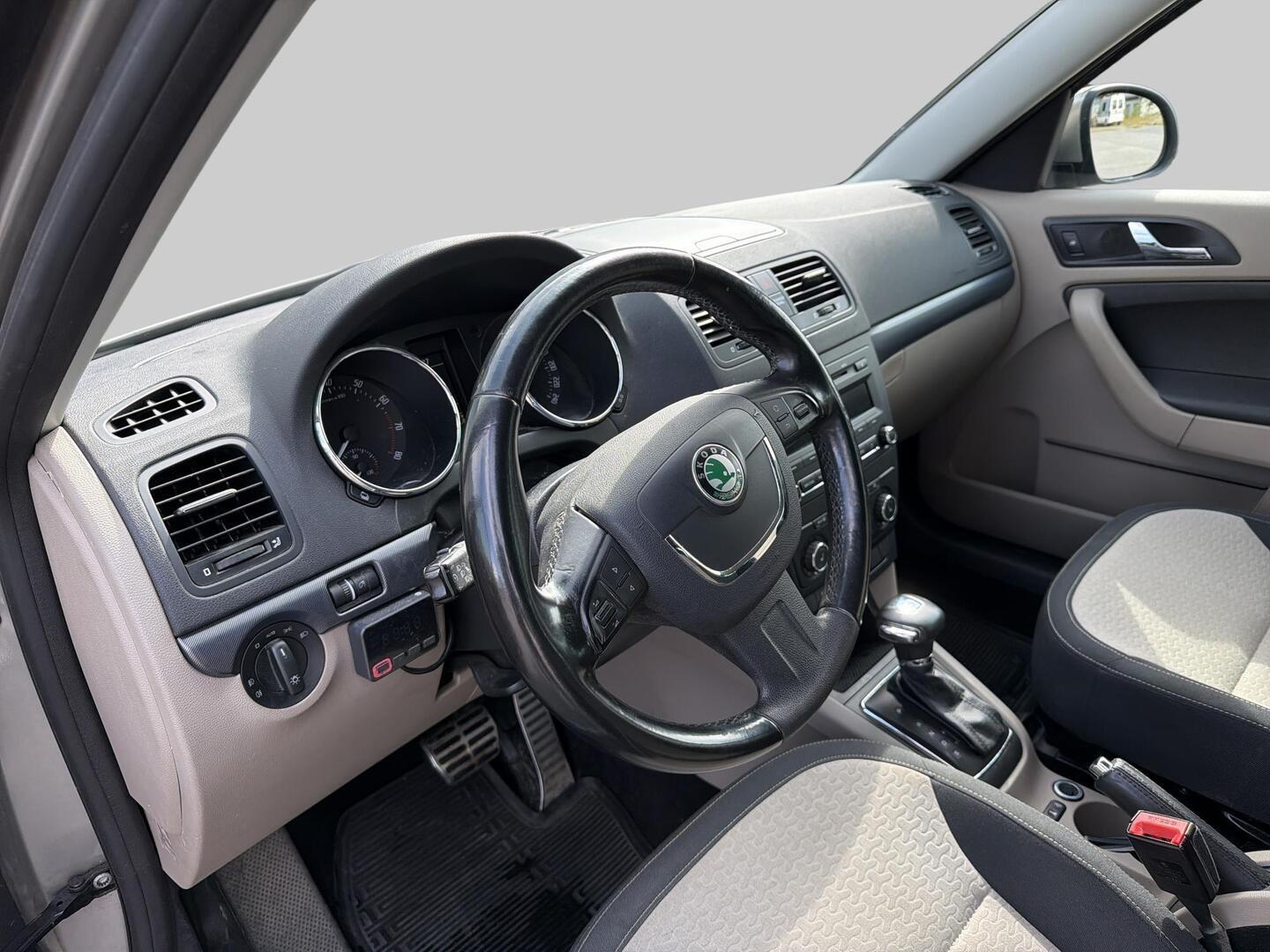 SKODA Yeti 2012