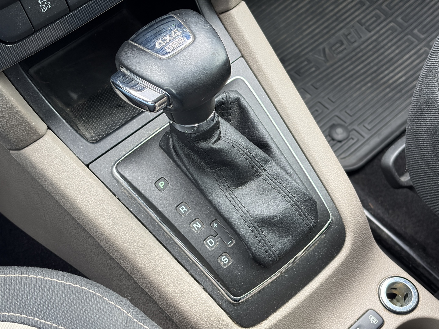 SKODA Yeti 2012